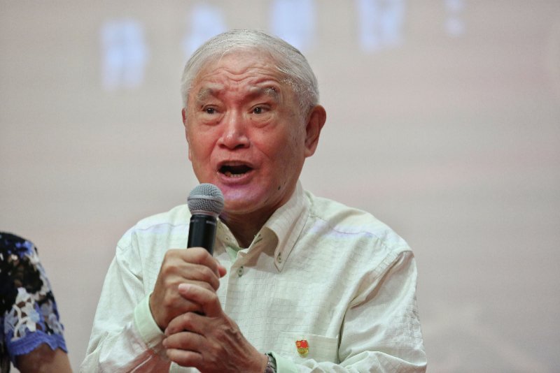 浓眉刷新世界纪录，恒大教练激动落泪！